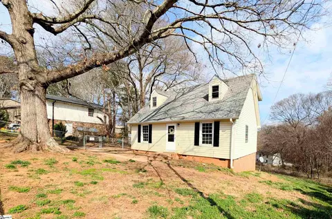 Exterior - 307 Jamestown Rd, Easley, SC 29640 photo 2 of 7