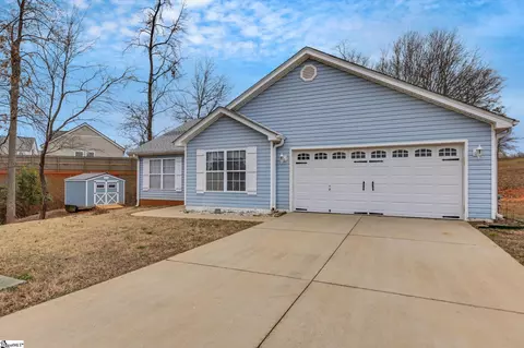 304 Hickory Rock Ln, Greer, SC 29651