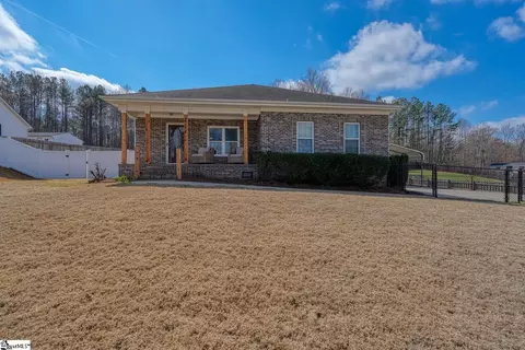 611 Pearson Town Rd, Moore, SC 29369