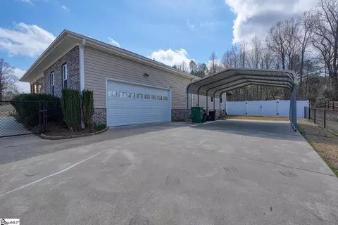 Exterior - 611 Pearson Town Rd, Moore, SC 29369 photo 3 of 14