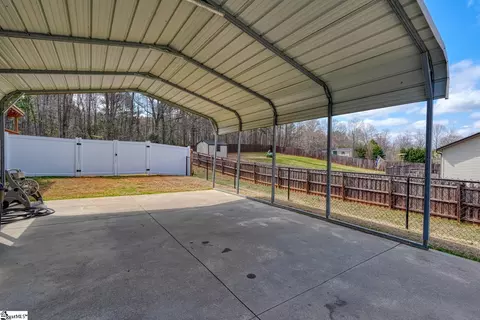 Exterior - 611 Pearson Town Rd, Moore, SC 29369 photo 13 of 14