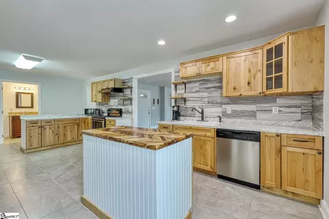 Kitchen - 611 Pearson Town Rd, Moore, SC 29369 photo 1 of 8