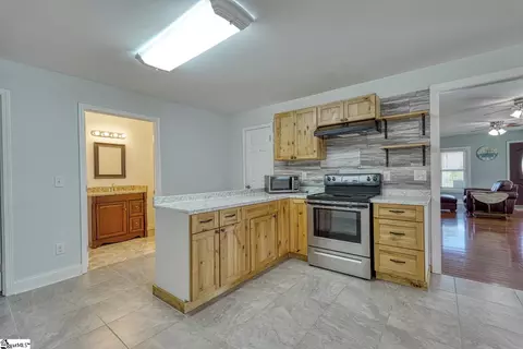 Kitchen - 611 Pearson Town Rd, Moore, SC 29369 photo 2 of 8