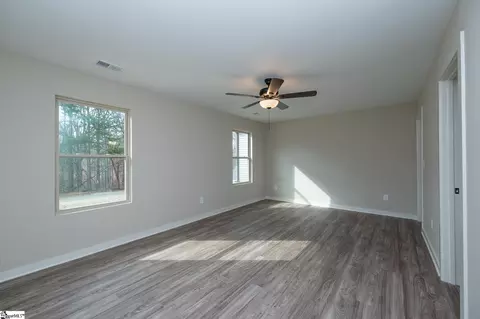 Living - 9946 Highway 252, Ware Shoals, SC 29692 photo 5 of 5