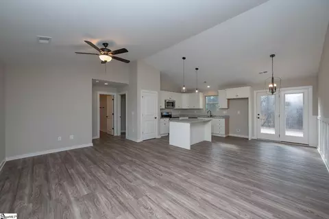 Living - 9946 Highway 252, Ware Shoals, SC 29692 photo 1 of 5