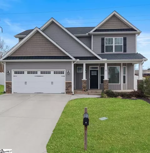8 Saddle Bow Ct, Taylors, SC 29687