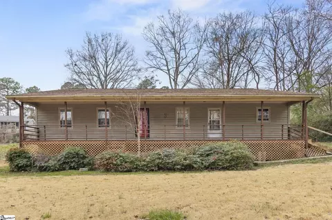 109 Tryon St, Greer, SC 29650