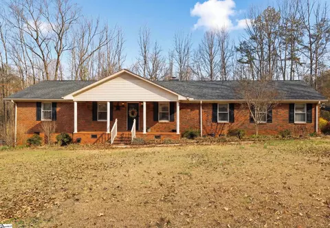 16 Fort Prince Ct, Wellford, SC 29385