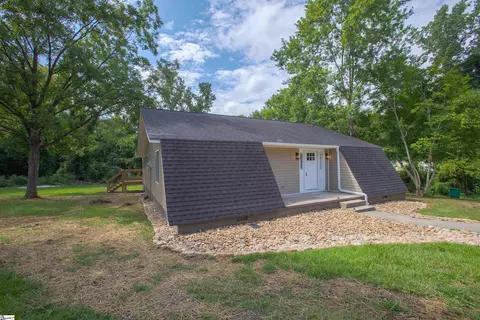 135 Regent St, Spartanburg, SC 29302
