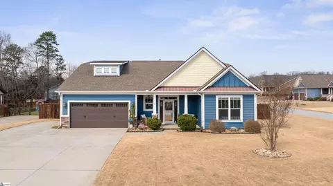 500 Alpenview Ln, Travelers Rest, SC 29690