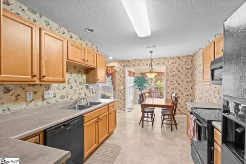 Kitchen - 505 Cardinal Woods Way, Easley, SC 29642 photo 2 of 3