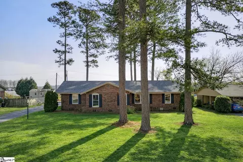 510 Gaston Dr, Spartanburg, SC 29307