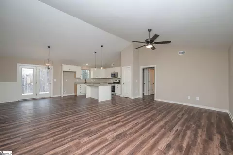 Living - 9920 Highway 252, Ware Shoals, SC 29692 photo 3 of 6