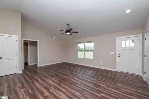 Living - 9920 Highway 252, Ware Shoals, SC 29692 photo 1 of 6