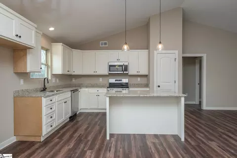 Kitchen - 9920 Highway 252, Ware Shoals, SC 29692 photo 2 of 2