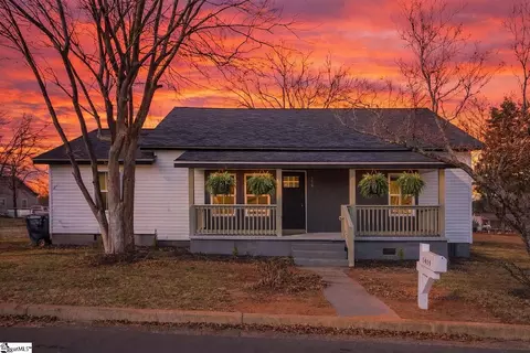14 19th St, Greer, SC 29651