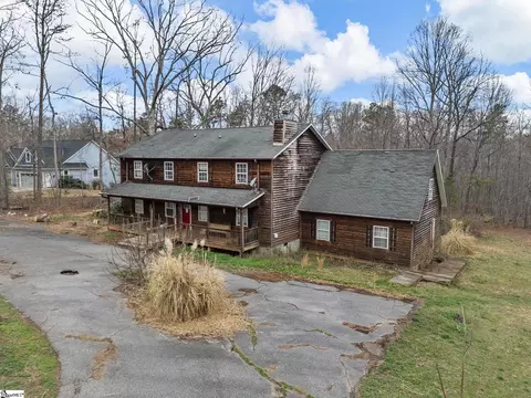 155 Ridings Rd, Campobello, SC 29322