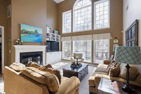 Living - 237 Penick Dr, Duncan, SC 29334 photo 1 of 2