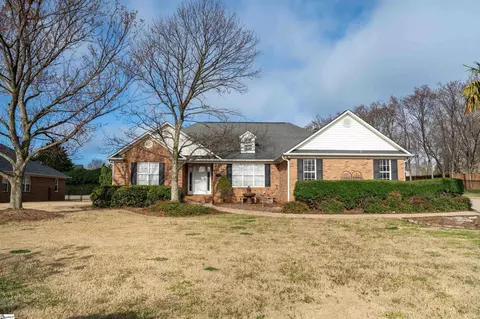 372 W Autumn Ridge Rd, Moore, SC 29369