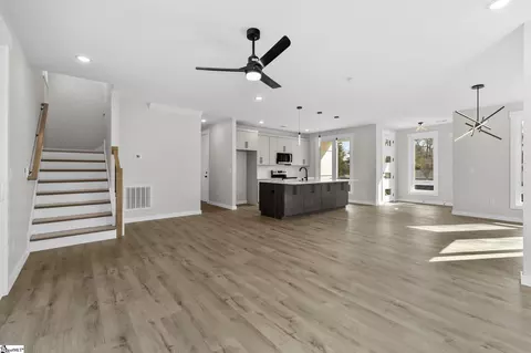 Living - 115 Jackson St, Greer, SC 29650 photo 5 of 6