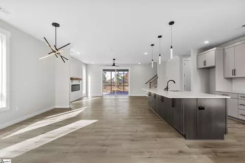 Living - 115 Jackson St, Greer, SC 29650 photo 1 of 6