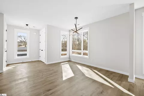 Living - 115 Jackson St, Greer, SC 29650 photo 2 of 6