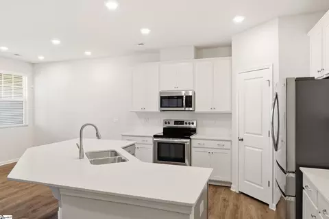 Kitchen - 430 Bee Cove Way, Pendleton, SC 29670 photo 3 of 3