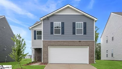 222 Deskin Ln, Fountain Inn, SC 29644