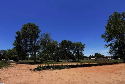 304 Shoreham Ln, Inman, SC 29349