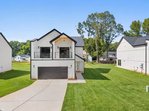 170 Buncombe St, Woodruff, SC 29388