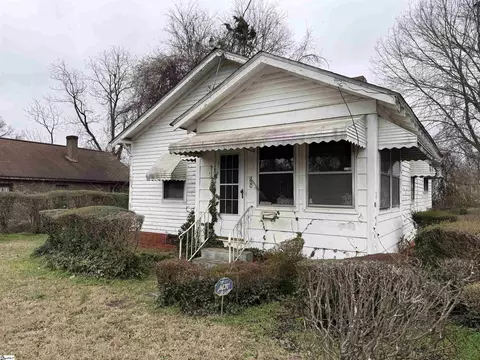 200 King St, Greer, SC 29651