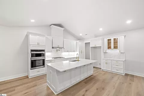 Kitchen - 106 Ellison Dr, Easley, SC 29642 photo 2 of 2