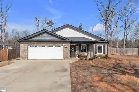 201 Lee Dr, Chesnee, SC 29323