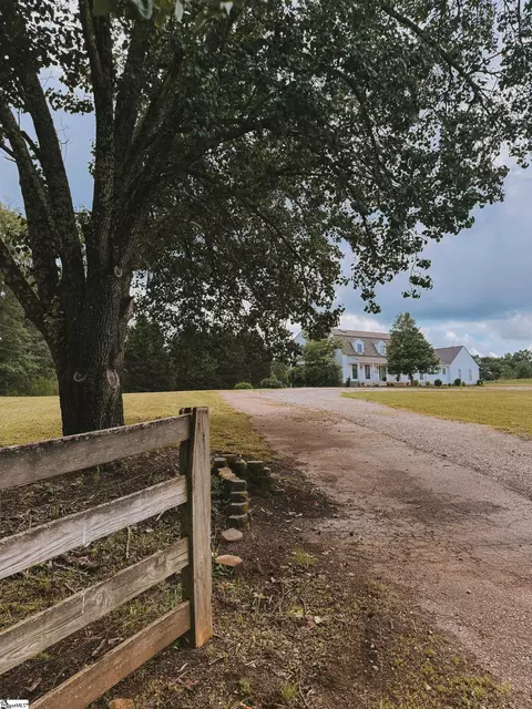 868 Old Hundred Rd, Pelzer, SC 29669
