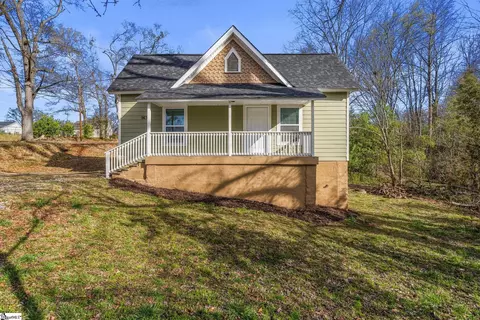 143 Skyuka St, Drayton, SC 29333