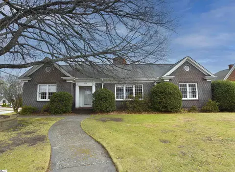 308 W Poinsett St, Greer, SC 29650