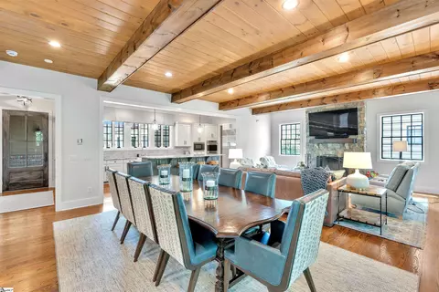 Dining - 155 Village Point Dr, Sunset, SC 29685 photo 1 of 2
