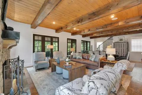 Living - 155 Village Point Dr, Sunset, SC 29685 photo 2 of 3
