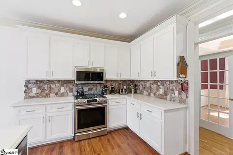 Kitchen - 3 Rustic Ct, Landrum, SC 29356 photo 4 of 6
