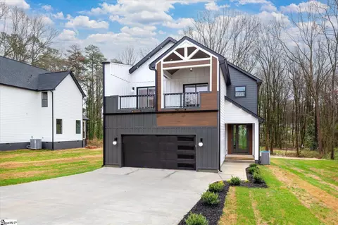 6 Mckinley Dr, Greenville, SC 29611