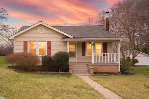 3 Littlejohn St, Inman, SC 29349