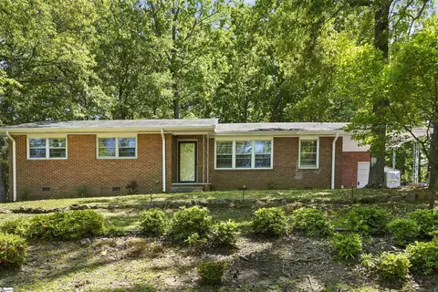 329 Earl Dr, Spartanburg, SC 29306