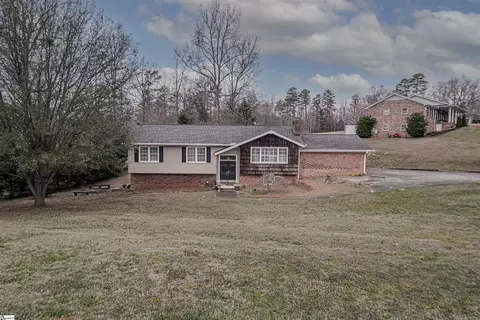 1618 E Saluda Lake Rd, Greenville, SC 29611