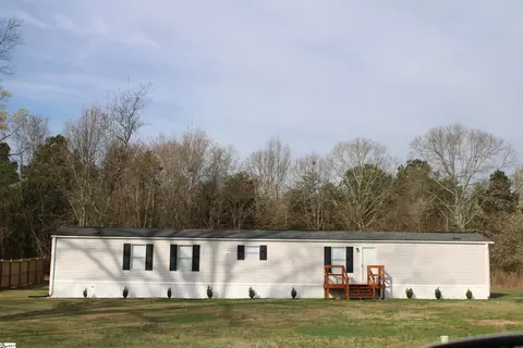 585 Midnight Rd, Inman, SC 29349