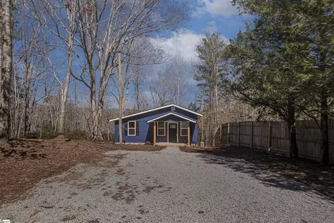450 Crestwood Dr, Salem, SC 29676