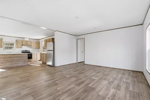 112 Kinston Dr, Easley, SC 29640 photo 5