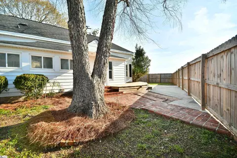Exterior - 210 Walnut Hill Dr, Easley, SC 29642 photo 7 of 9
