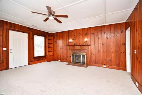 Living - 210 Walnut Hill Dr, Easley, SC 29642 photo 2 of 6