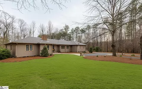 46 Lawrence Ave, Fountain Inn, SC 29644