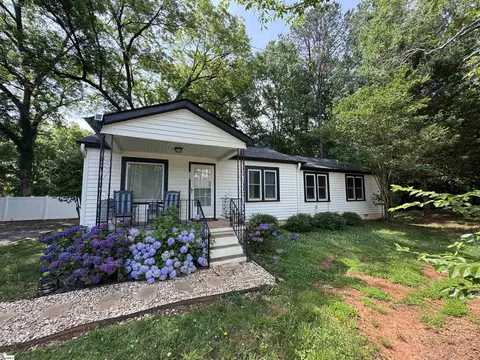 129 Bountyland Rd, Seneca, SC 29678